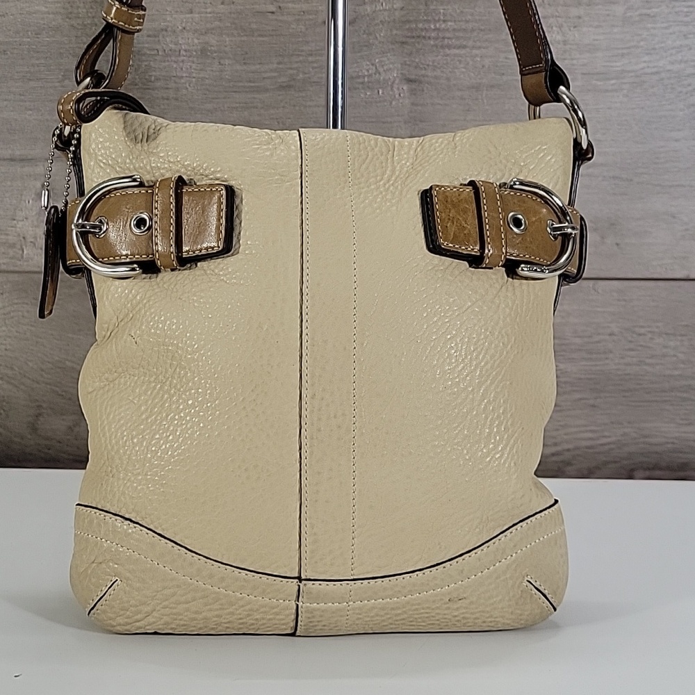 Vintage Coach Soho Slim Cream Pebble Leather Hobo Bag with Brown Accents - Picture 2 of 16